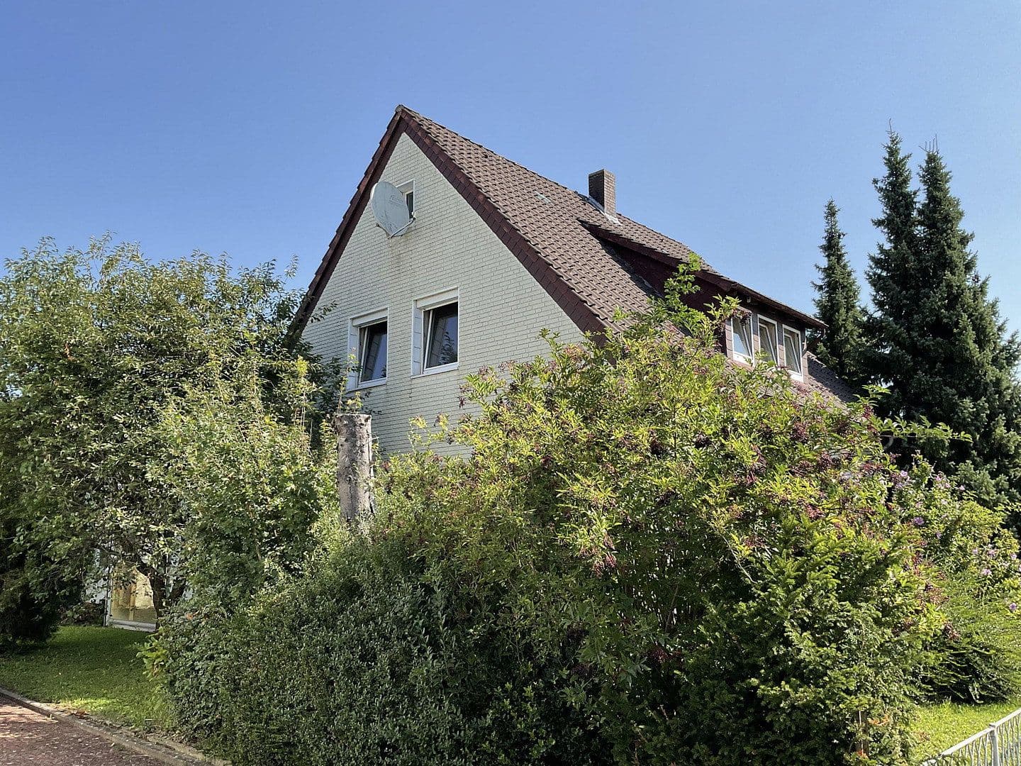 Predaj domu 120 m², pozemok 678 m², Algermissen, Dolné Sasko Predaj domu 120 m², pozemok 678 m², Algermissen, Dolné Sasko