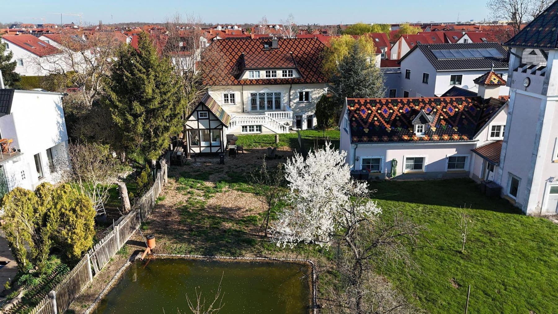 Predaj domu 500 m², pozemok 980 m², Prödeler Str. 9, Markkleeberg, Sasko Predaj domu 500 m², pozemok 980 m², Prödeler Str. 9, Markkleeberg, Sasko