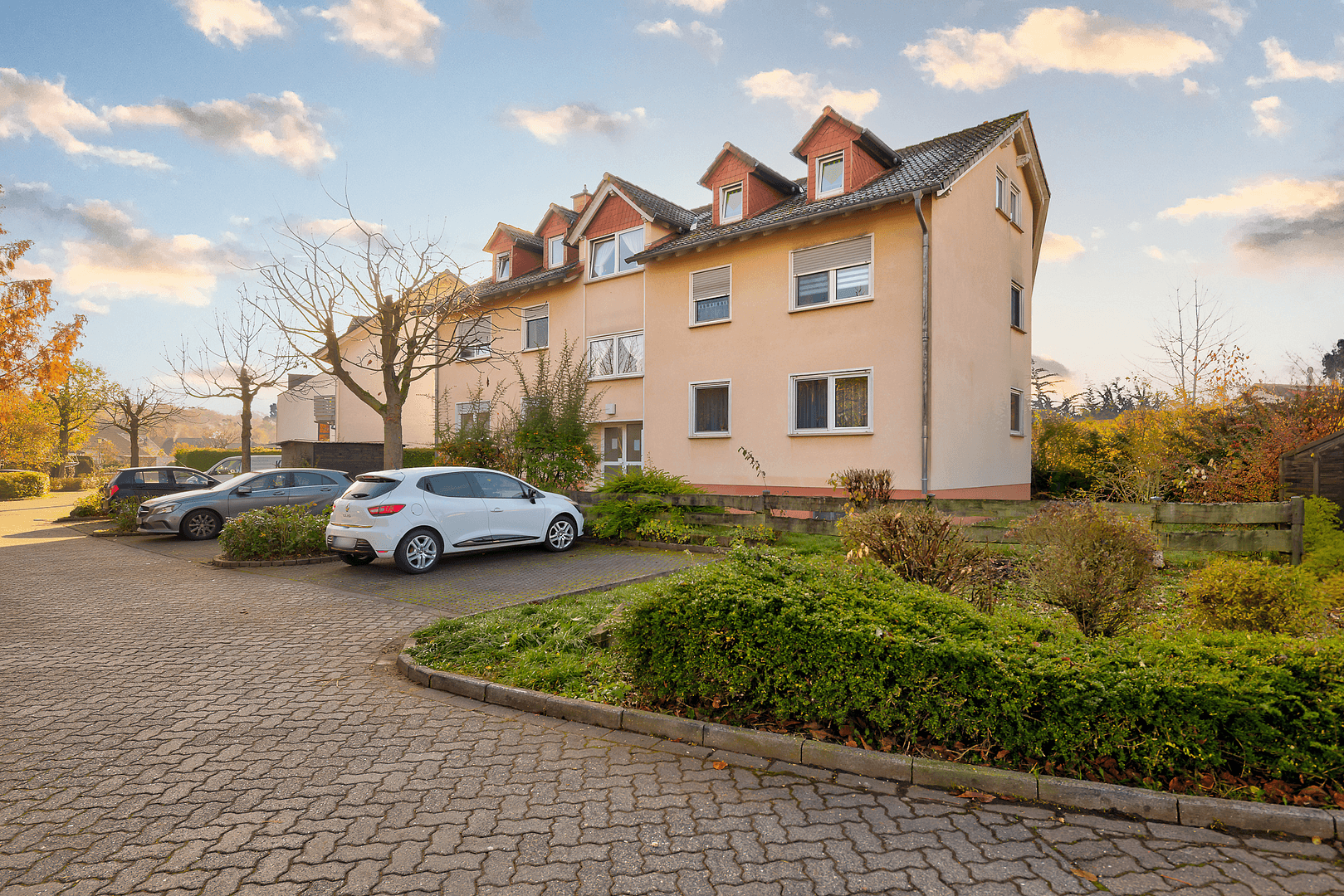 Predaj domu 425 m², pozemok 697 m², Altenstadt, Hesensko Predaj domu 425 m², pozemok 697 m², Altenstadt, Hesensko