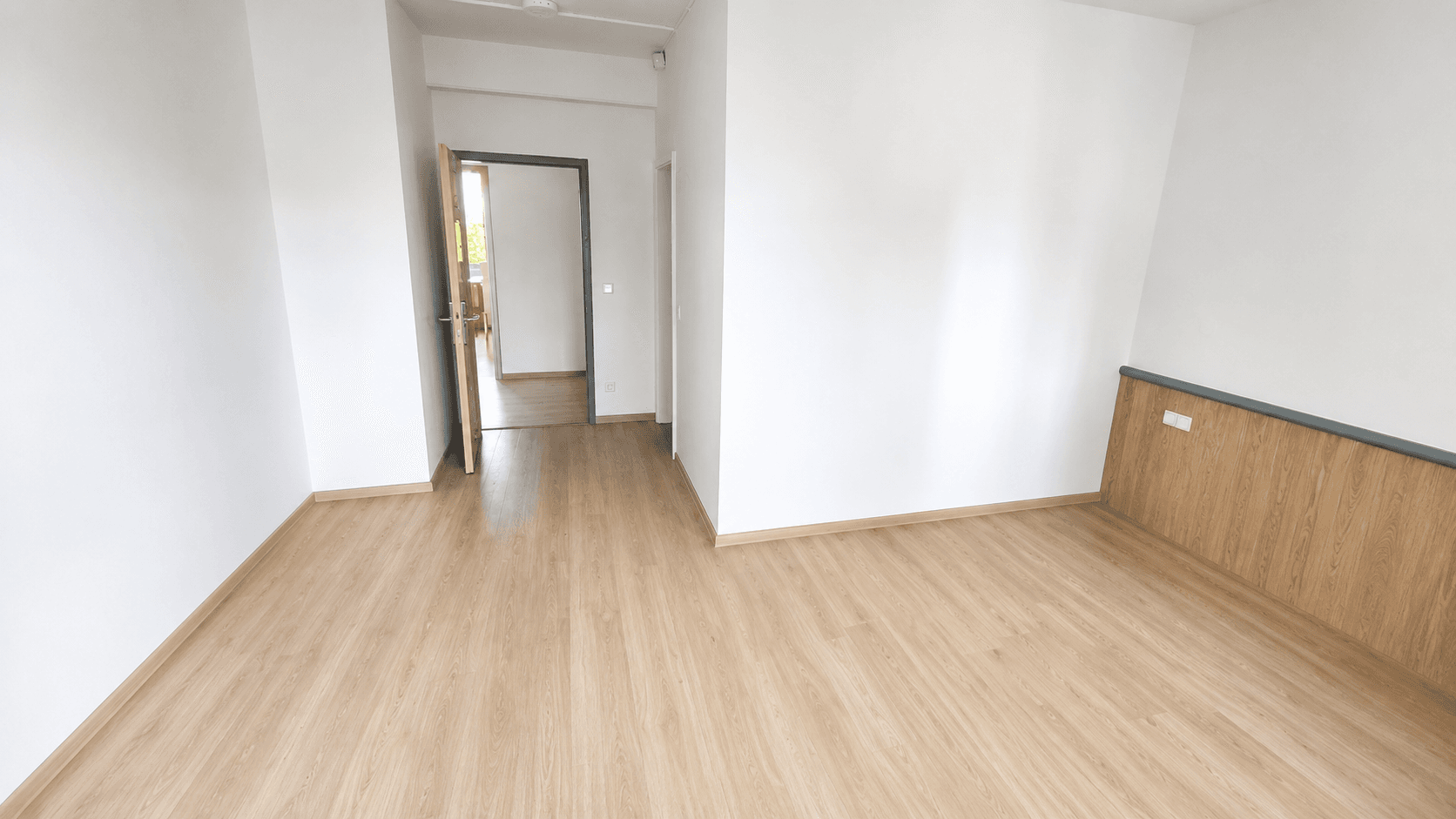 Prenájom bytu 4-izbový 100 m², Krakauer Straße 49, Markranstädt, Sasko Prenájom bytu 4-izbový 100 m², Krakauer Straße 49, Markranstädt, Sasko