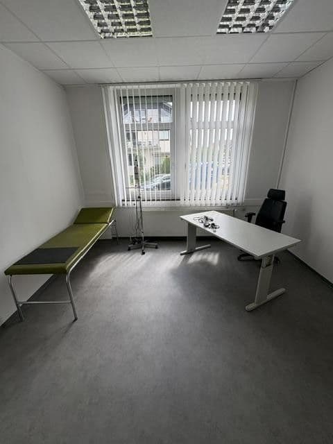 Prenájom kancelárie 120 m², Schubertstrasse 32, Neu-Anspach, Hesensko Prenájom kancelárie 120 m², Schubertstrasse 32, Neu-Anspach, Hesensko