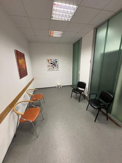 Prenájom kancelárie 120 m², Schubertstrasse 32, Neu-Anspach, Hesensko Prenájom kancelárie 120 m², Schubertstrasse 32, Neu-Anspach, Hesensko