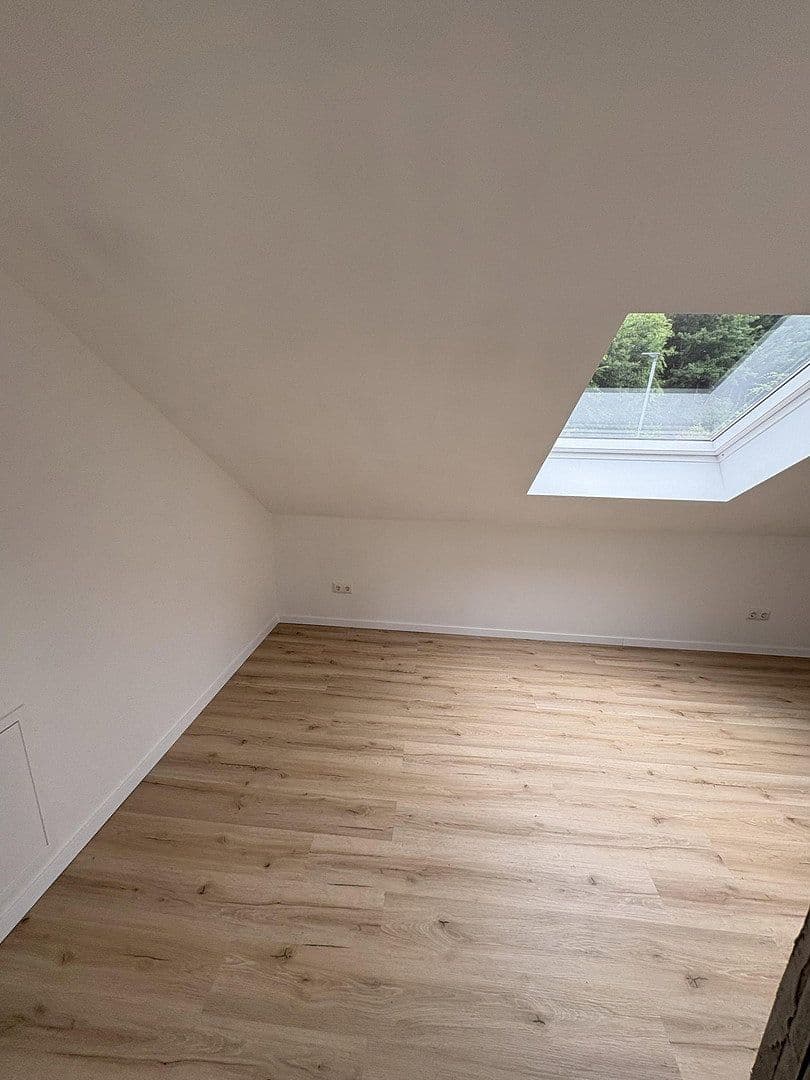 Prenájom bytu 3-izbový 74 m², Brombeerweg 9, Porta Westfalica, Severné Porýnie - Westfálsko Prenájom bytu 3-izbový 74 m², Brombeerweg 9, Porta Westfalica, Severné Porýnie - Westfálsko