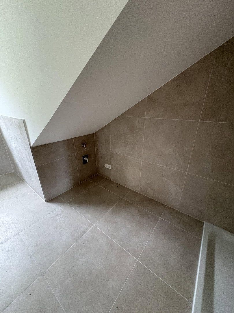 Prenájom bytu 3-izbový 74 m², Brombeerweg 9, Porta Westfalica, Severné Porýnie - Westfálsko Prenájom bytu 3-izbový 74 m², Brombeerweg 9, Porta Westfalica, Severné Porýnie - Westfálsko