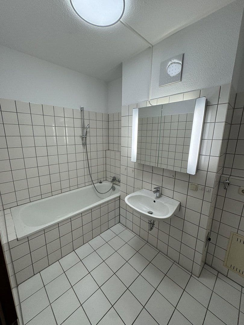 Prenájom bytu 3-izbový 82 m², Badstr. 2, Pfullingen, Bádensko-Wurttembersko Prenájom bytu 3-izbový 82 m², Badstr. 2, Pfullingen, Bádensko-Wurttembersko