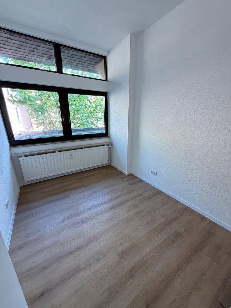 Prenájom bytu 6-izbový 108 m², Westliche Karl-Friedrich-Straße 344, Pforzheim, Bádensko-Wurttembersko Prenájom bytu 6-izbový 108 m², Westliche Karl-Friedrich-Straße 344, Pforzheim, Bádensko-Wurttembersko
