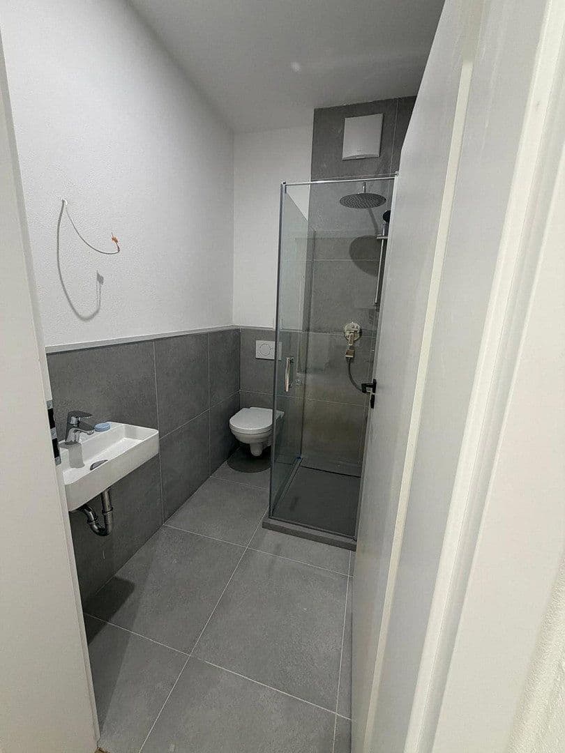 Prenájom bytu 6-izbový 108 m², Westliche Karl-Friedrich-Straße 344, Pforzheim, Bádensko-Wurttembersko Prenájom bytu 6-izbový 108 m², Westliche Karl-Friedrich-Straße 344, Pforzheim, Bádensko-Wurttembersko