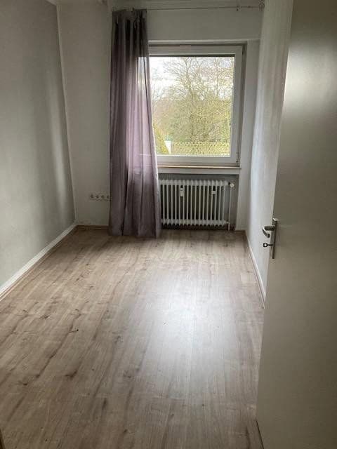Prenájom bytu 4-izbový 103 m², Reinshagener Str. 106, Remscheid, Severné Porýnie - Westfálsko Prenájom bytu 4-izbový 103 m², Reinshagener Str. 106, Remscheid, Severné Porýnie - Westfálsko