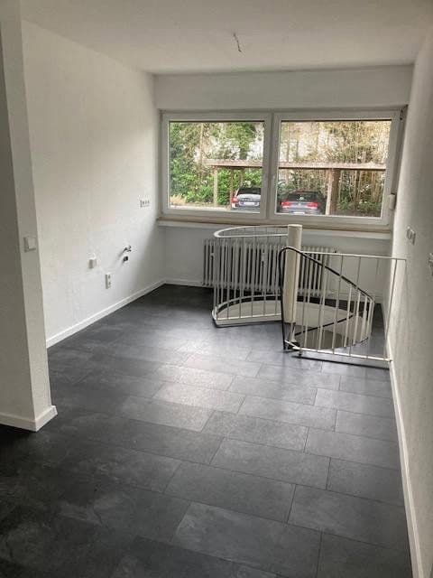 Prenájom bytu 4-izbový 103 m², Reinshagener Str. 106, Remscheid, Severné Porýnie - Westfálsko Prenájom bytu 4-izbový 103 m², Reinshagener Str. 106, Remscheid, Severné Porýnie - Westfálsko