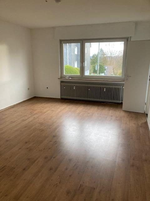 Prenájom bytu 4-izbový 103 m², Reinshagener Str. 106, Remscheid, Severné Porýnie - Westfálsko Prenájom bytu 4-izbový 103 m², Reinshagener Str. 106, Remscheid, Severné Porýnie - Westfálsko