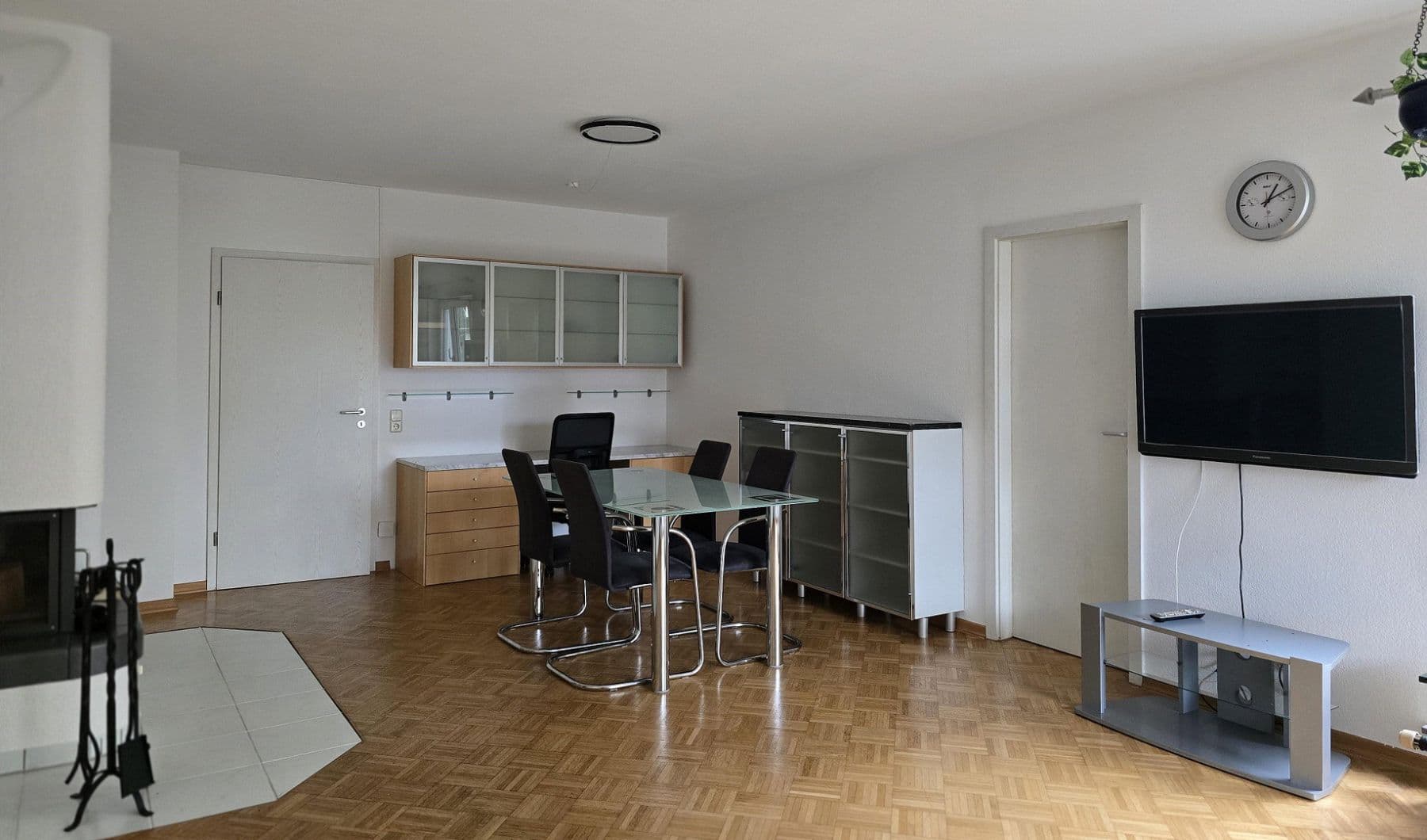 Prenájom bytu 2-izbový 53 m², Frankfurt am Main, Hesensko Prenájom bytu 2-izbový 53 m², Frankfurt am Main, Hesensko