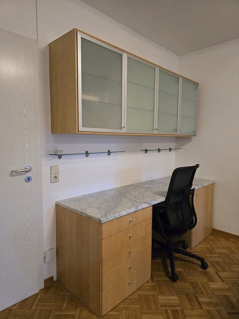 Prenájom bytu 2-izbový 53 m², Frankfurt am Main, Hesensko Prenájom bytu 2-izbový 53 m², Frankfurt am Main, Hesensko