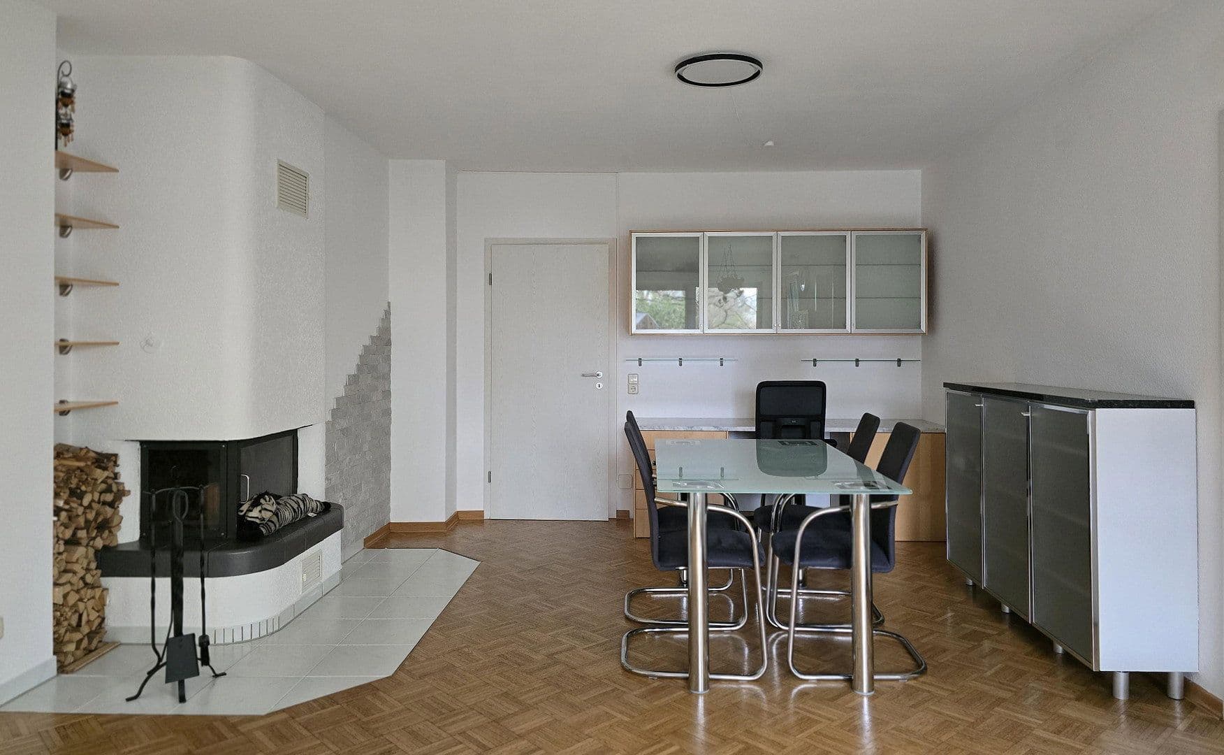 Prenájom bytu 2-izbový 53 m², Frankfurt am Main, Hesensko Prenájom bytu 2-izbový 53 m², Frankfurt am Main, Hesensko