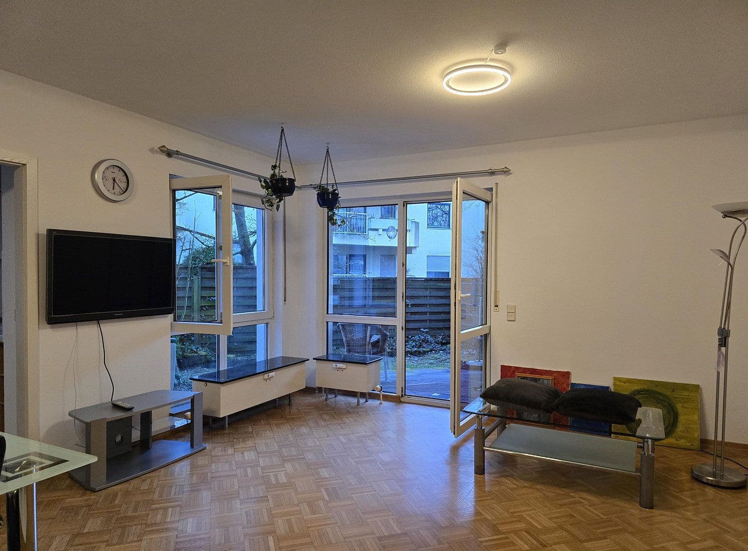 Prenájom bytu 2-izbový 53 m², Frankfurt am Main, Hesensko Prenájom bytu 2-izbový 53 m², Frankfurt am Main, Hesensko