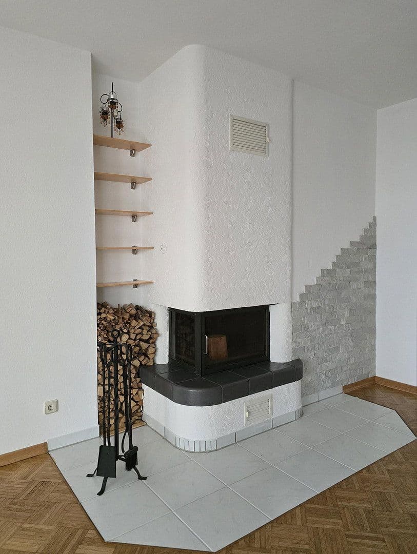 Prenájom bytu 2-izbový 53 m², Frankfurt am Main, Hesensko Prenájom bytu 2-izbový 53 m², Frankfurt am Main, Hesensko