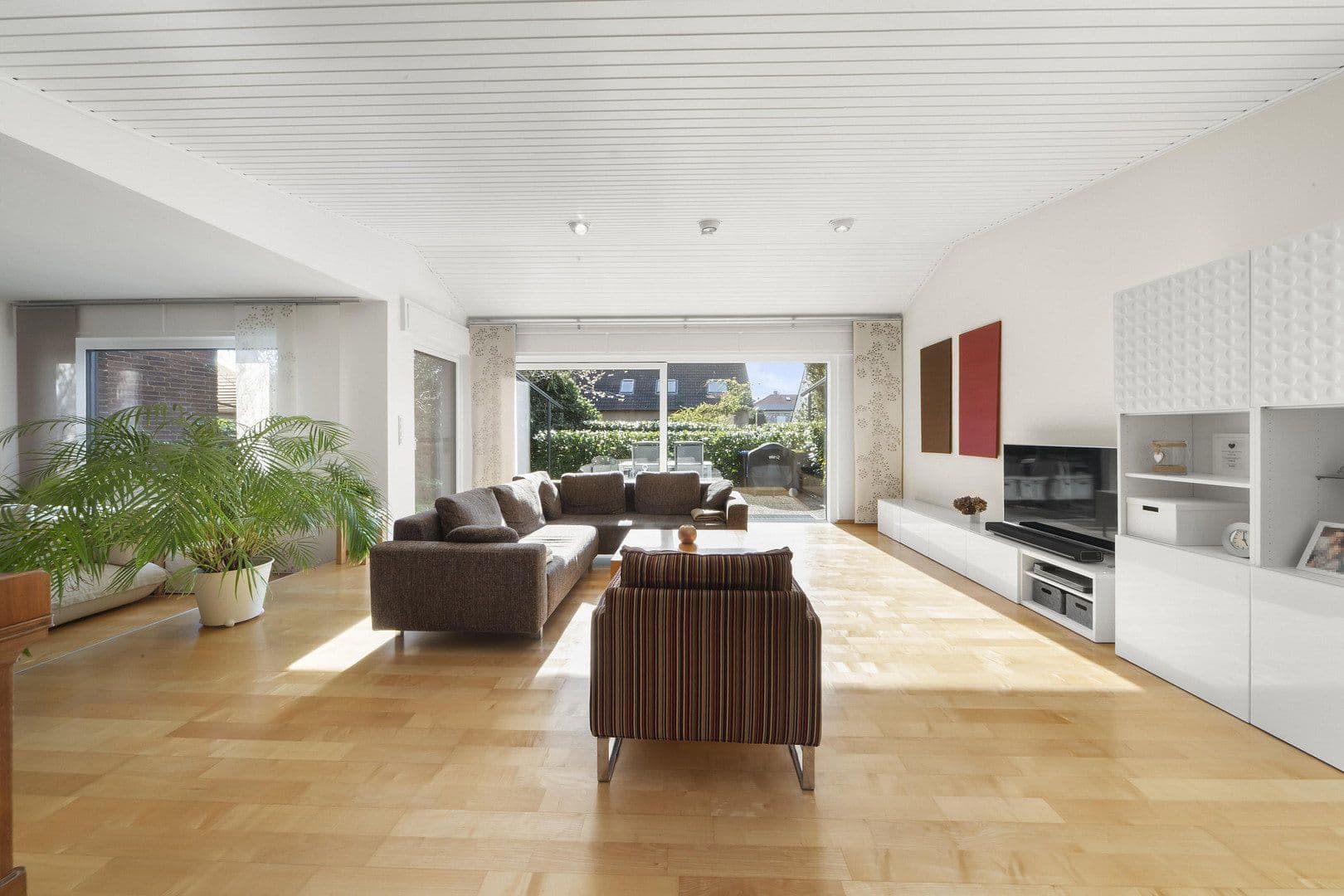 Predaj domu 160 m², pozemok 337 m², Burgwedel, Dolné Sasko Predaj domu 160 m², pozemok 337 m², Burgwedel, Dolné Sasko
