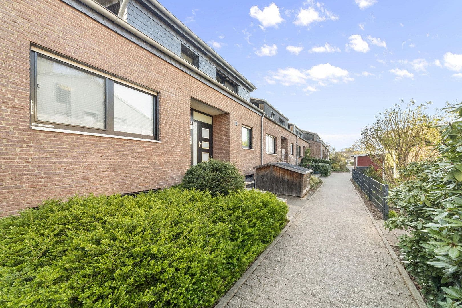 Predaj domu 160 m², pozemok 337 m², Burgwedel, Dolné Sasko Predaj domu 160 m², pozemok 337 m², Burgwedel, Dolné Sasko