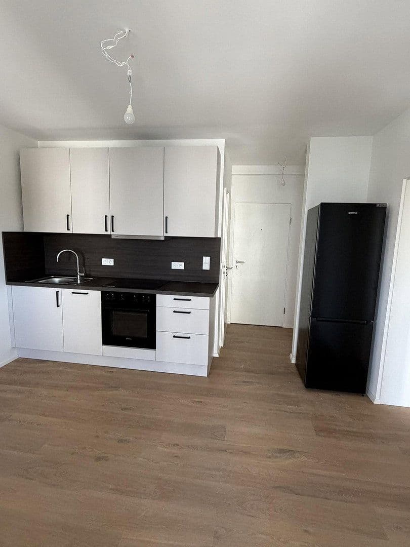 Prenájom bytu 2-izbový 36 m², München, Bavorsko Prenájom bytu 2-izbový 36 m², München, Bavorsko