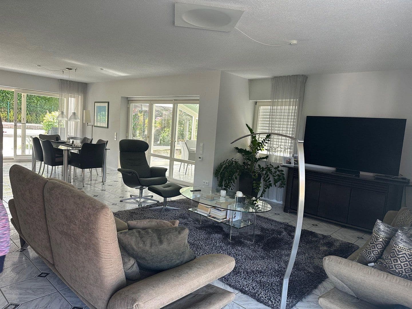 Predaj domu 231 m², pozemok 661 m², Karlsruhe, Bádensko-Wurttembersko Predaj domu 231 m², pozemok 661 m², Karlsruhe, Bádensko-Wurttembersko