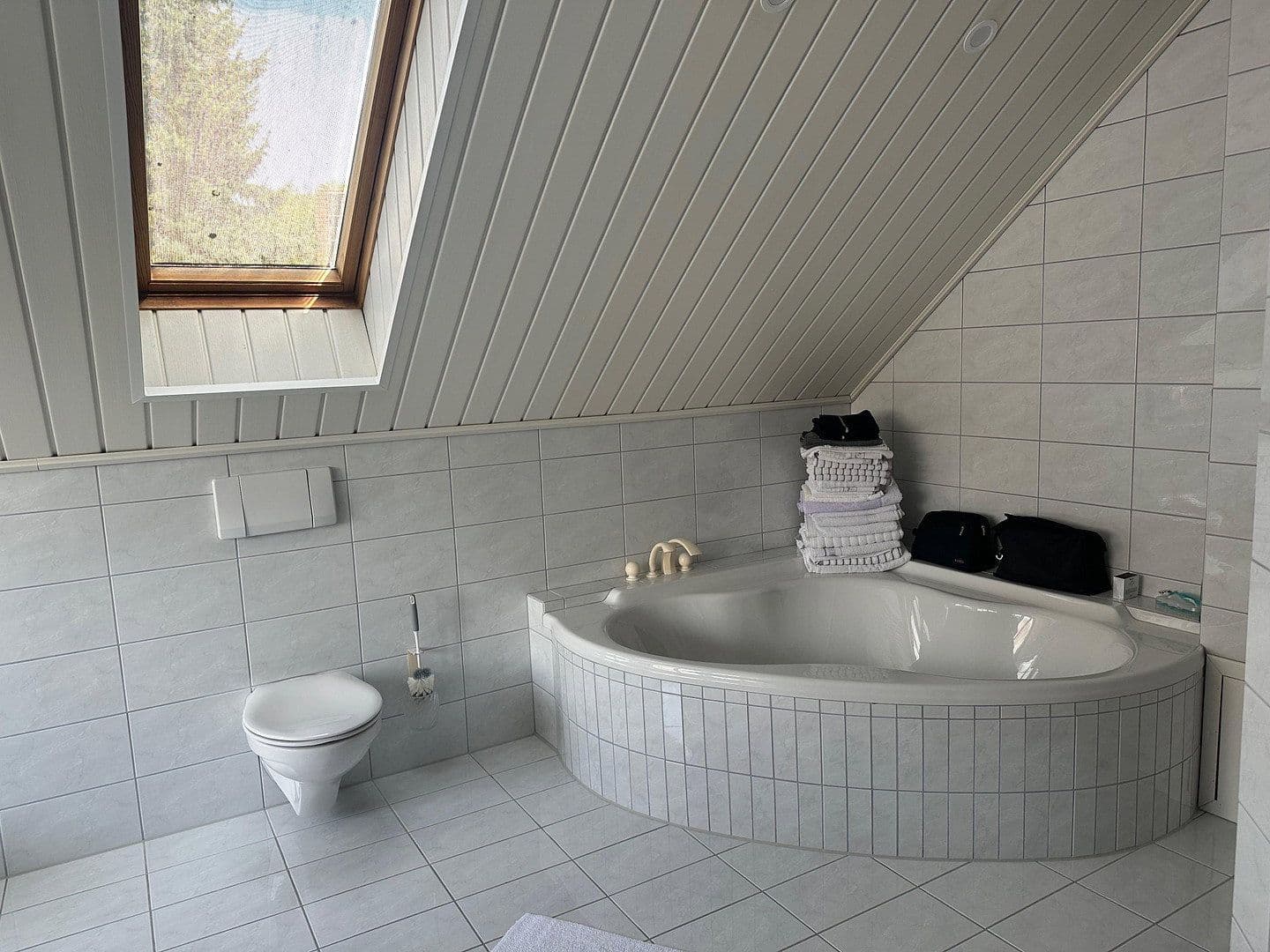 Predaj domu 231 m², pozemok 661 m², Karlsruhe, Bádensko-Wurttembersko Predaj domu 231 m², pozemok 661 m², Karlsruhe, Bádensko-Wurttembersko