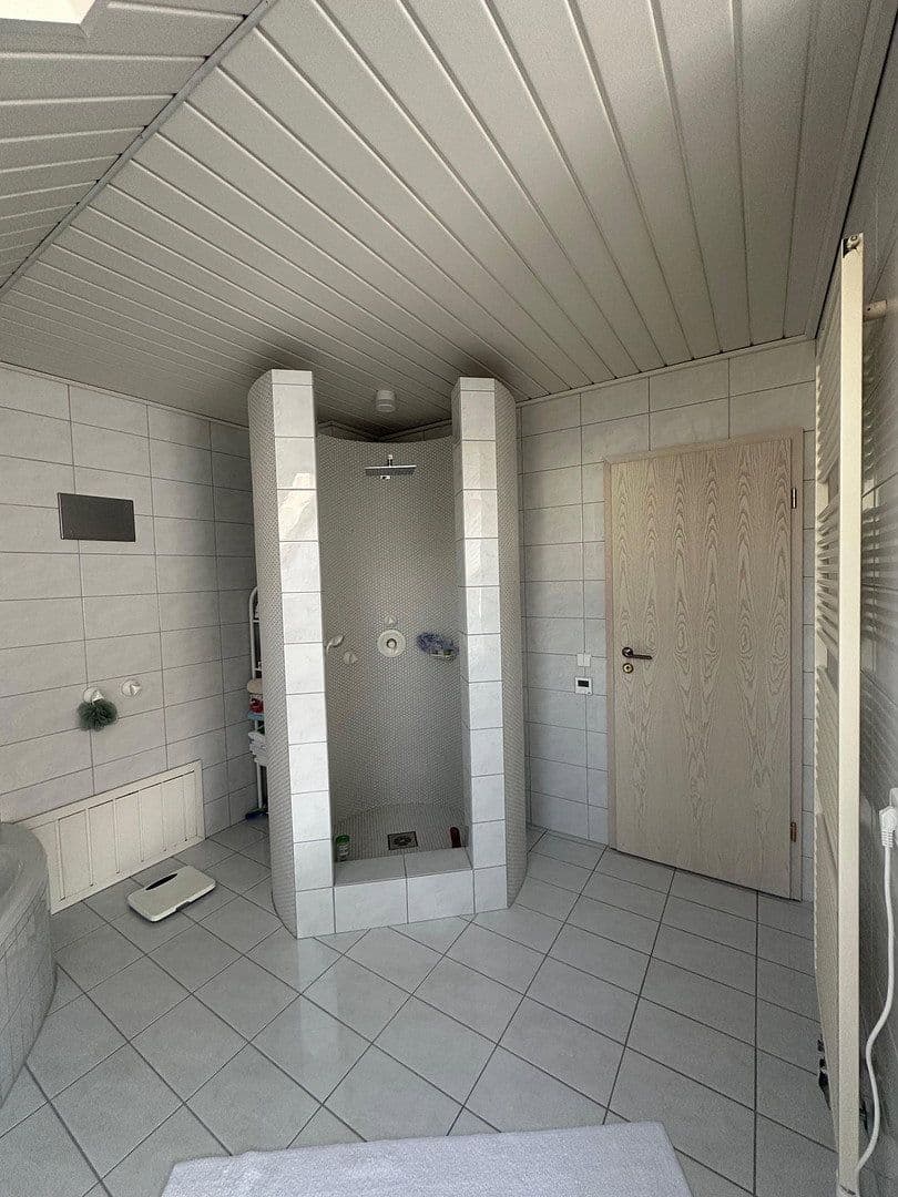 Predaj domu 231 m², pozemok 661 m², Karlsruhe, Bádensko-Wurttembersko Predaj domu 231 m², pozemok 661 m², Karlsruhe, Bádensko-Wurttembersko