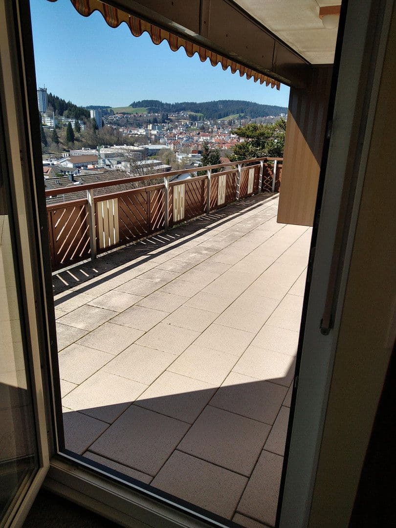 Predaj domu 237 m², pozemok 980 m², Furtwangen im Schwarzwald, Bádensko-Wurttembersko Predaj domu 237 m², pozemok 980 m², Furtwangen im Schwarzwald, Bádensko-Wurttembersko