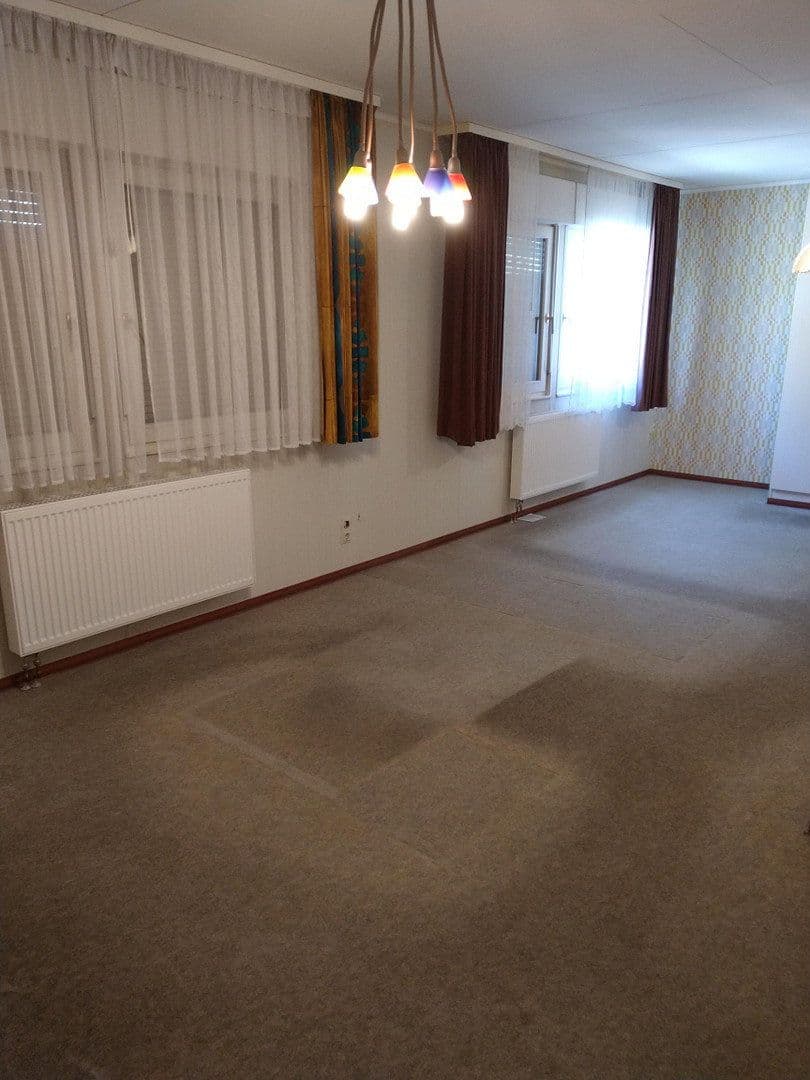 Predaj domu 237 m², pozemok 980 m², Furtwangen im Schwarzwald, Bádensko-Wurttembersko Predaj domu 237 m², pozemok 980 m², Furtwangen im Schwarzwald, Bádensko-Wurttembersko