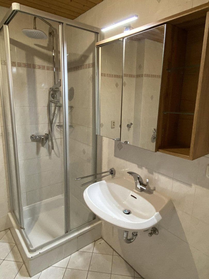 Prenájom bytu 3-izbový 90 m², Königsdorf, Bavorsko Prenájom bytu 3-izbový 90 m², Königsdorf, Bavorsko