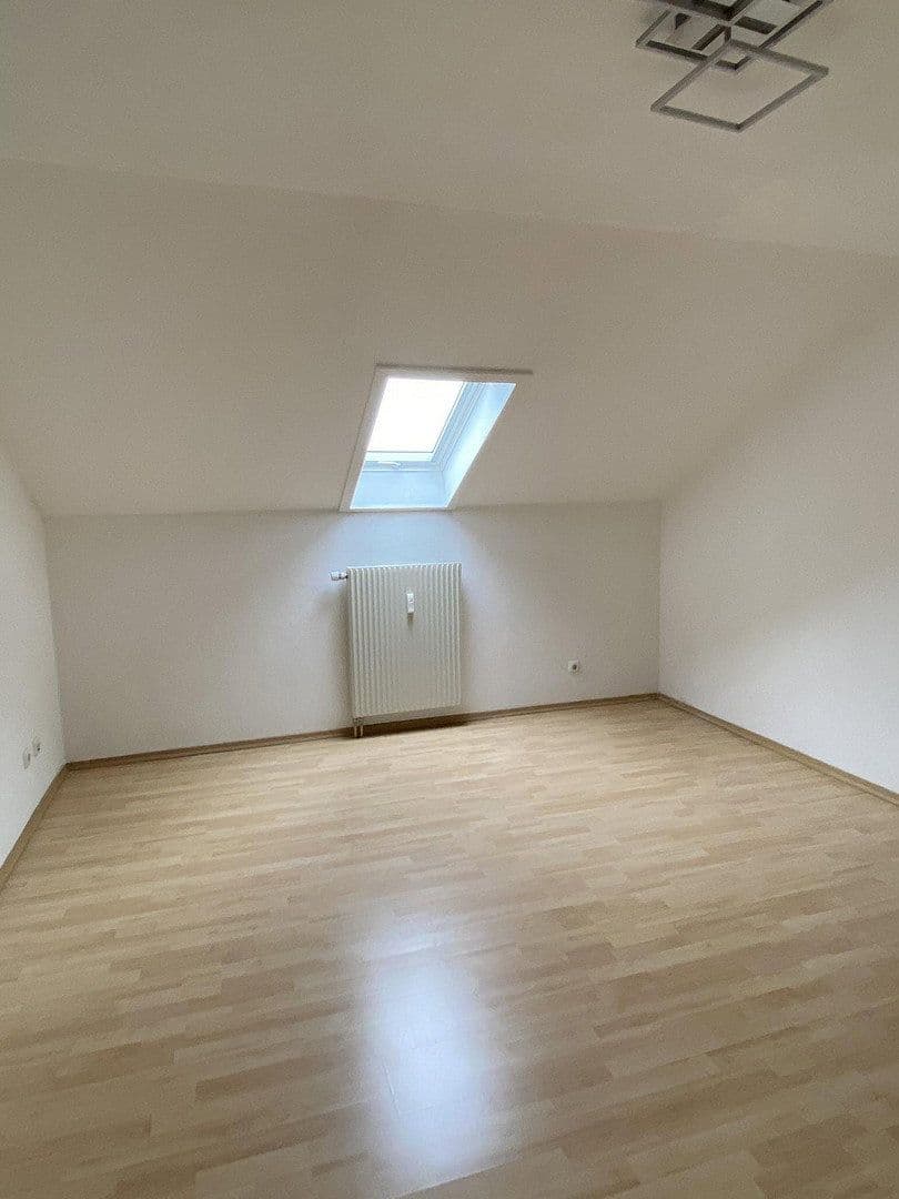 Prenájom bytu 3-izbový 90 m², Königsdorf, Bavorsko Prenájom bytu 3-izbový 90 m², Königsdorf, Bavorsko