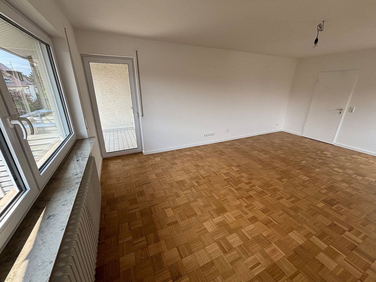 Prenájom bytu 3-izbový 89 m², Korntal-Münchingen, Bádensko-Wurttembersko Prenájom bytu 3-izbový 89 m², Korntal-Münchingen, Bádensko-Wurttembersko