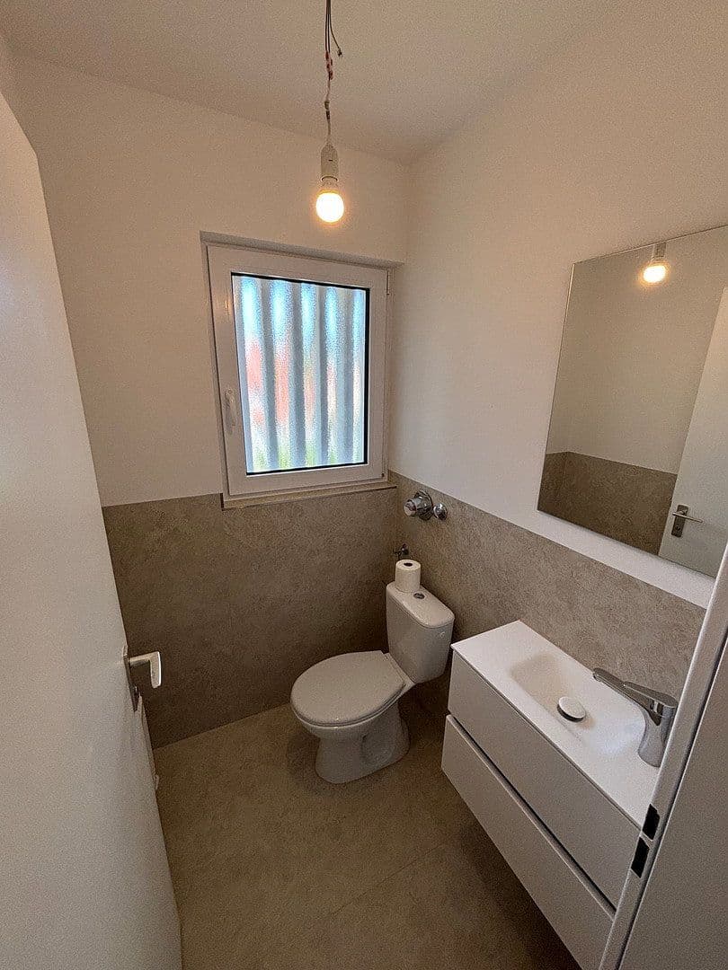 Prenájom bytu 3-izbový 89 m², Korntal-Münchingen, Bádensko-Wurttembersko Prenájom bytu 3-izbový 89 m², Korntal-Münchingen, Bádensko-Wurttembersko