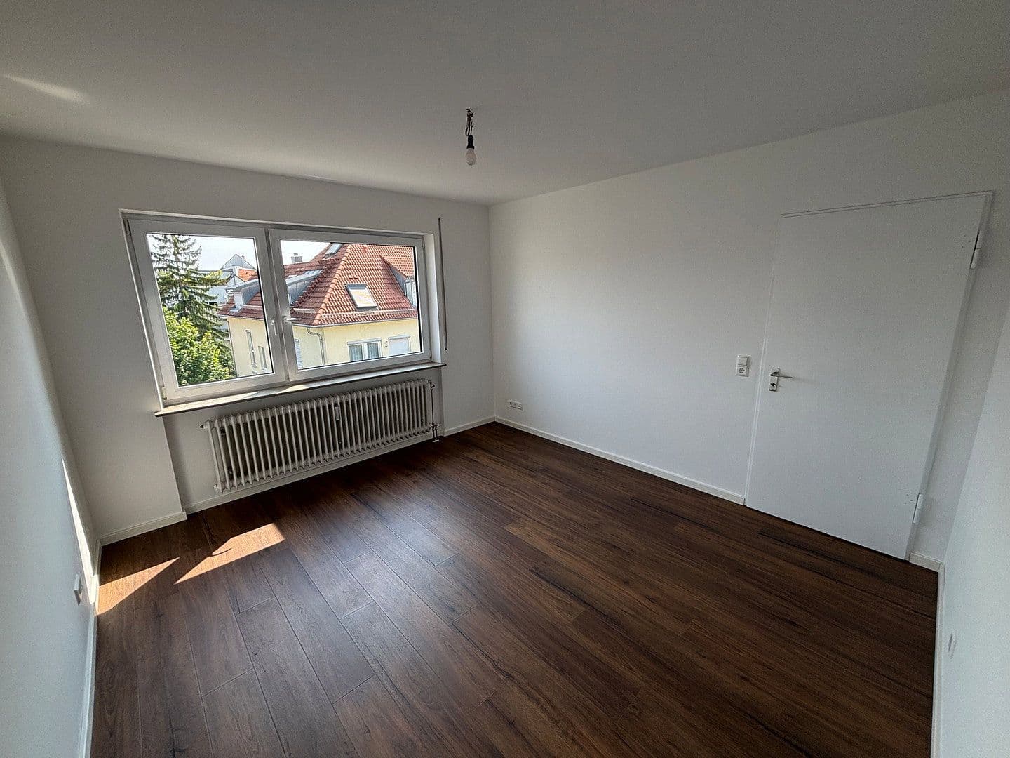 Prenájom bytu 3-izbový 89 m², Korntal-Münchingen, Bádensko-Wurttembersko Prenájom bytu 3-izbový 89 m², Korntal-Münchingen, Bádensko-Wurttembersko