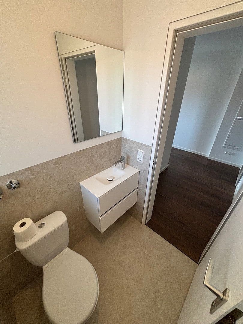 Prenájom bytu 3-izbový 89 m², Korntal-Münchingen, Bádensko-Wurttembersko Prenájom bytu 3-izbový 89 m², Korntal-Münchingen, Bádensko-Wurttembersko