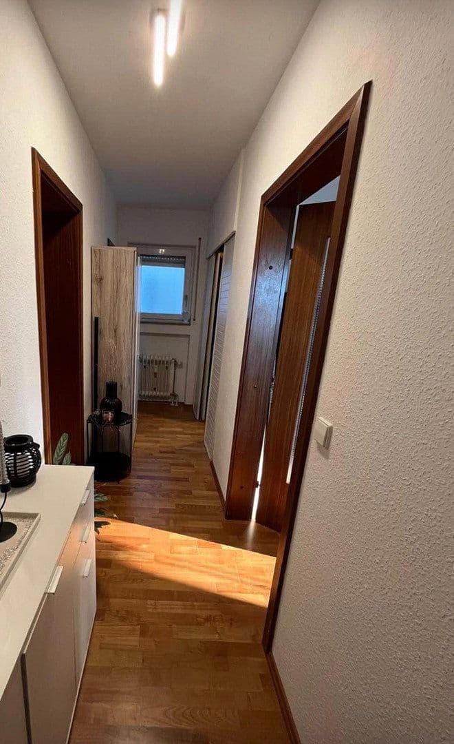 Prenájom bytu 2-izbový 92 m², Lindenweg 11, Leinfelden-Echterdingen, Bádensko-Wurttembersko Prenájom bytu 2-izbový 92 m², Lindenweg 11, Leinfelden-Echterdingen, Bádensko-Wurttembersko