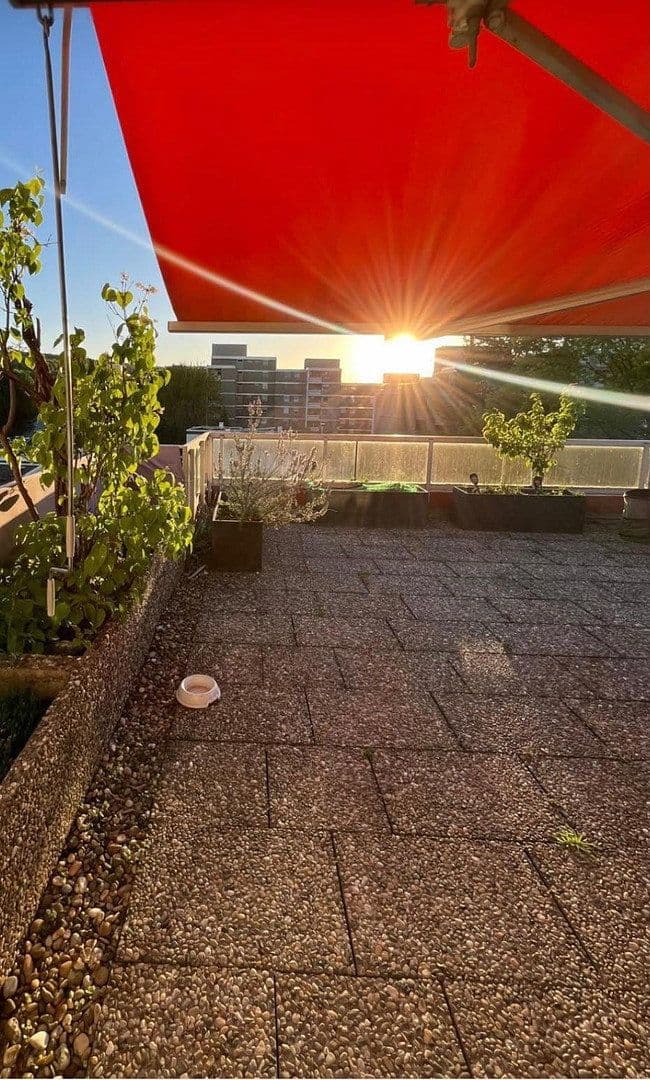 Prenájom bytu 2-izbový 92 m², Lindenweg 11, Leinfelden-Echterdingen, Bádensko-Wurttembersko Prenájom bytu 2-izbový 92 m², Lindenweg 11, Leinfelden-Echterdingen, Bádensko-Wurttembersko