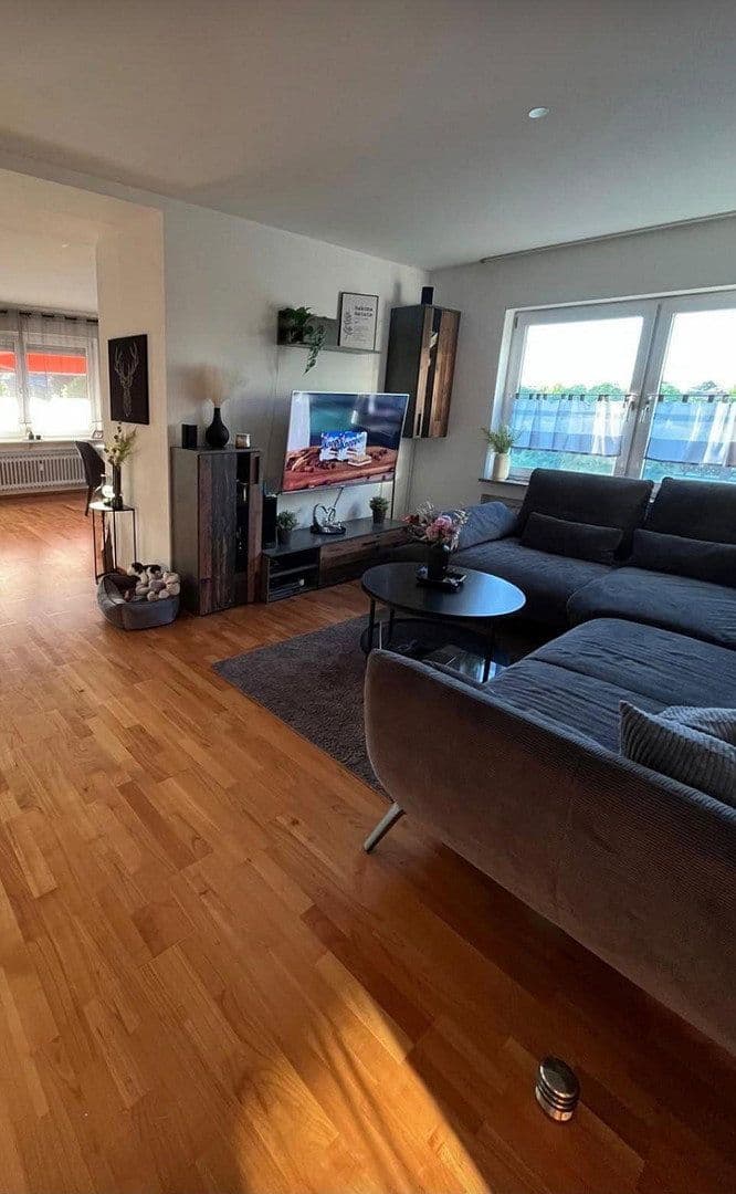 Prenájom bytu 2-izbový 92 m², Lindenweg 11, Leinfelden-Echterdingen, Bádensko-Wurttembersko Prenájom bytu 2-izbový 92 m², Lindenweg 11, Leinfelden-Echterdingen, Bádensko-Wurttembersko