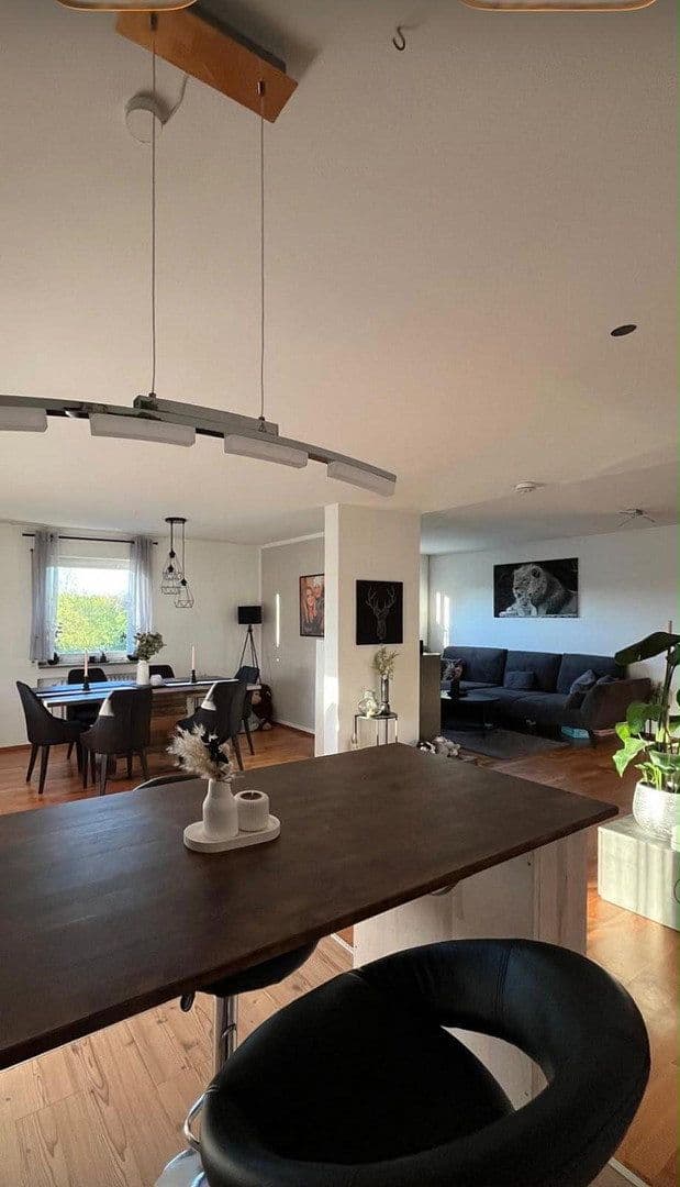 Prenájom bytu 2-izbový 92 m², Lindenweg 11, Leinfelden-Echterdingen, Bádensko-Wurttembersko Prenájom bytu 2-izbový 92 m², Lindenweg 11, Leinfelden-Echterdingen, Bádensko-Wurttembersko