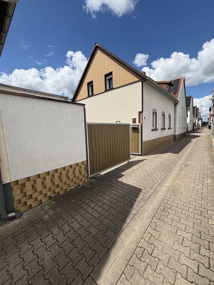 Prenájom domu 95 m², pozemok 157 m², Untere Bahnhofstraße 4, Worms, Porýnie-Falcko Prenájom domu 95 m², pozemok 157 m², Untere Bahnhofstraße 4, Worms, Porýnie-Falcko