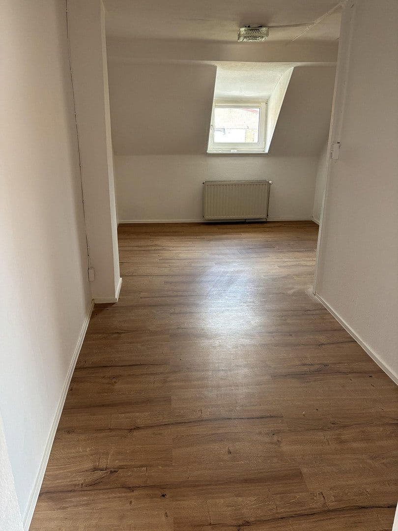 Prenájom domu 95 m², pozemok 157 m², Untere Bahnhofstraße 4, Worms, Porýnie-Falcko Prenájom domu 95 m², pozemok 157 m², Untere Bahnhofstraße 4, Worms, Porýnie-Falcko