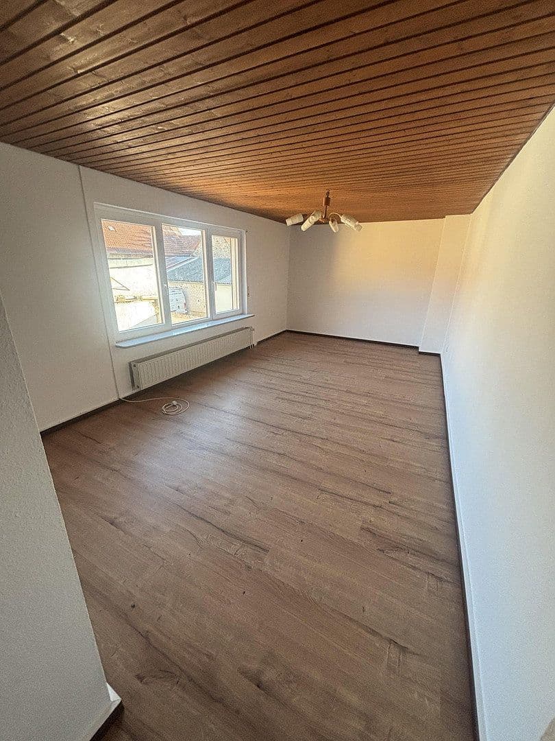 Prenájom domu 95 m², pozemok 157 m², Untere Bahnhofstraße 4, Worms, Porýnie-Falcko Prenájom domu 95 m², pozemok 157 m², Untere Bahnhofstraße 4, Worms, Porýnie-Falcko