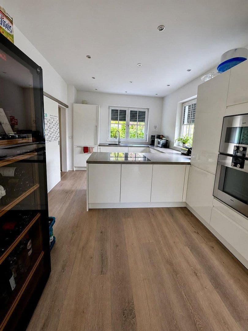 Predaj domu 262 m², pozemok 540 m², Hofheim am Taunus, Hesensko Predaj domu 262 m², pozemok 540 m², Hofheim am Taunus, Hesensko