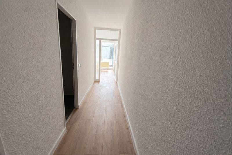 Prenájom bytu 4-izbový 106 m², Langerfelder Straße 115, Wuppertal, Severné Porýnie - Westfálsko Prenájom bytu 4-izbový 106 m², Langerfelder Straße 115, Wuppertal, Severné Porýnie - Westfálsko