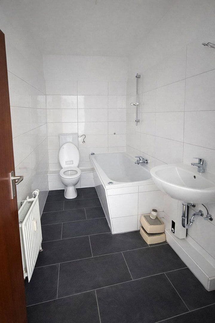 Prenájom bytu 4-izbový 106 m², Langerfelder Straße 115, Wuppertal, Severné Porýnie - Westfálsko Prenájom bytu 4-izbový 106 m², Langerfelder Straße 115, Wuppertal, Severné Porýnie - Westfálsko