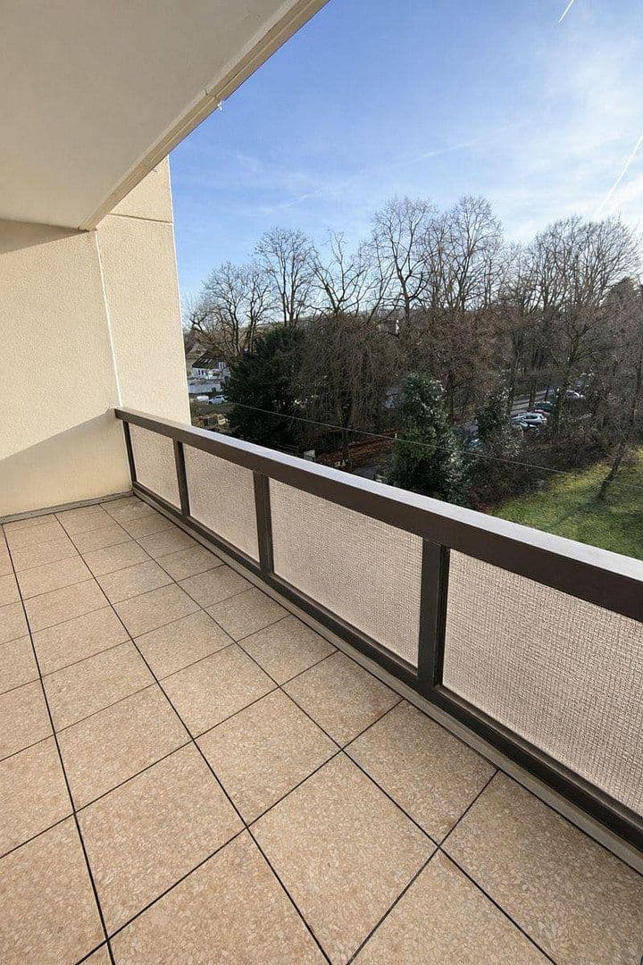 Prenájom bytu 4-izbový 106 m², Langerfelder Straße 115, Wuppertal, Severné Porýnie - Westfálsko Prenájom bytu 4-izbový 106 m², Langerfelder Straße 115, Wuppertal, Severné Porýnie - Westfálsko