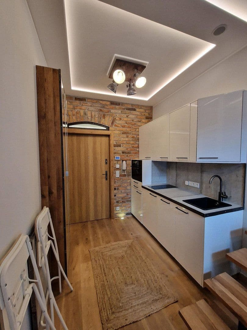 Predaj kancelárie 14 m², Lausitzer Str. 35, Berlin, Berlín Predaj kancelárie 14 m², Lausitzer Str. 35, Berlin, Berlín