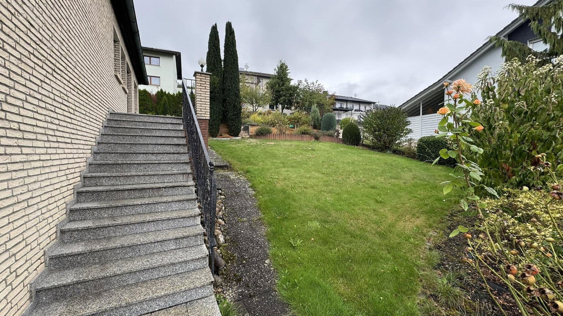 Predaj domu 180 m², pozemok 758 m², Wächtersbach, Hesensko Predaj domu 180 m², pozemok 758 m², Wächtersbach, Hesensko