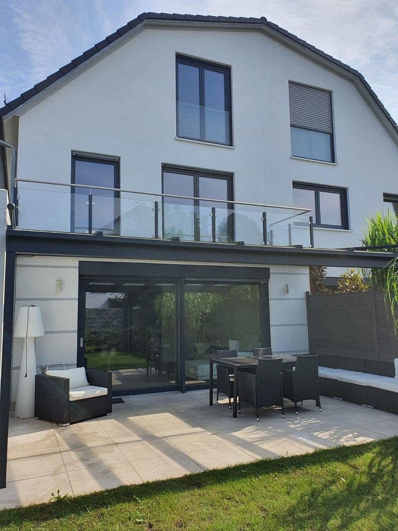 Predaj domu 144 m², pozemok 198 m², München, Bavorsko Predaj domu 144 m², pozemok 198 m², München, Bavorsko