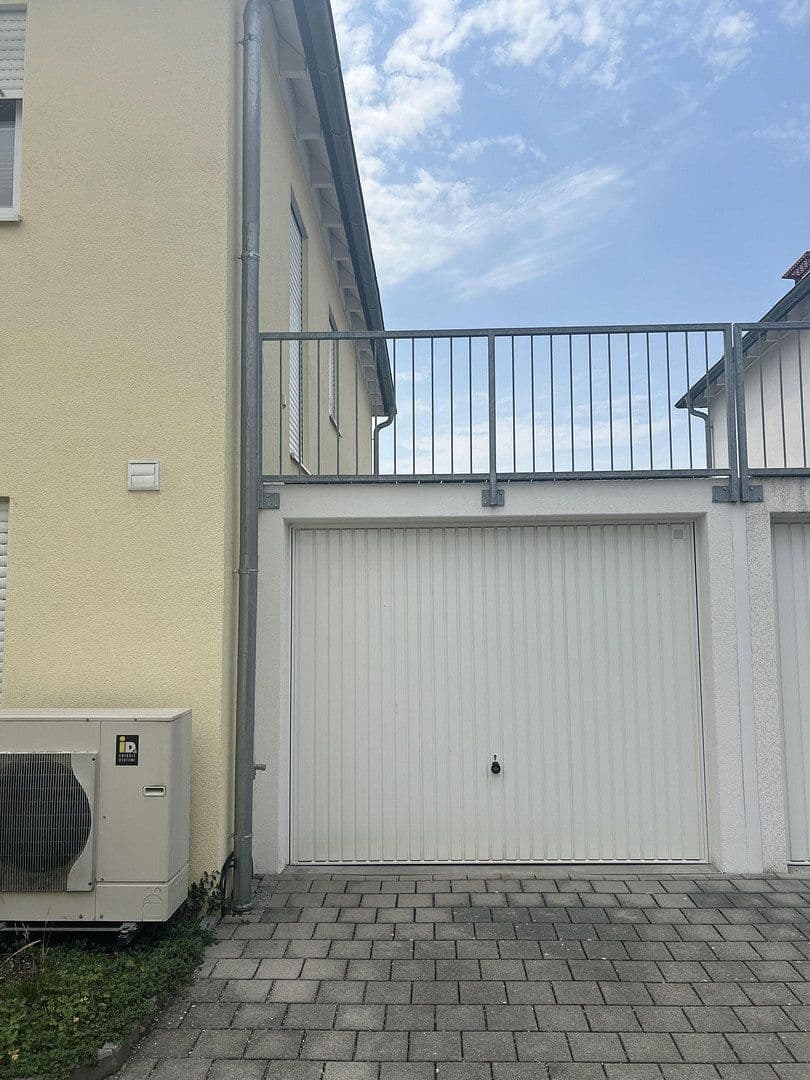 Predaj domu 142 m², pozemok 229 m², Germering, Bavorsko Predaj domu 142 m², pozemok 229 m², Germering, Bavorsko