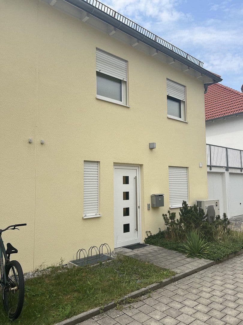 Predaj domu 142 m², pozemok 229 m², Germering, Bavorsko Predaj domu 142 m², pozemok 229 m², Germering, Bavorsko