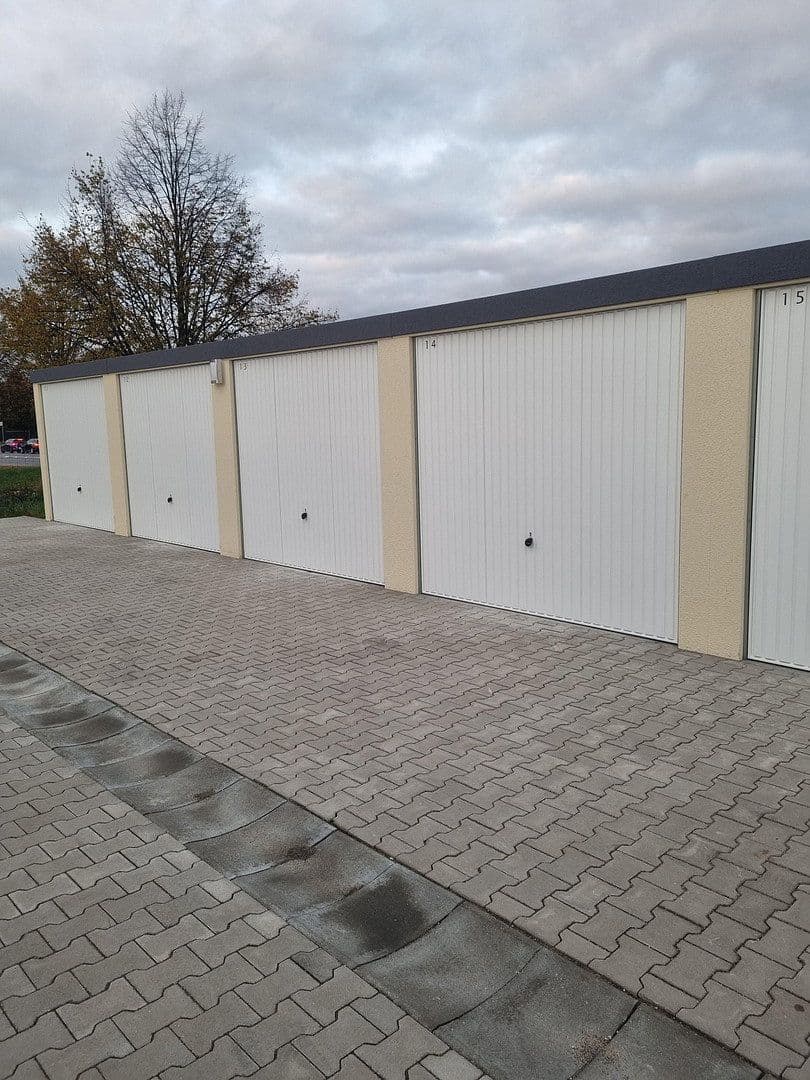 Prenájom garáže 16 m², Bruchstraße, Lehrte, Dolné Sasko Prenájom garáže 16 m², Bruchstraße, Lehrte, Dolné Sasko